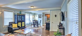 Remodeled Farmhouse in Waterford Near 2 Beaches!