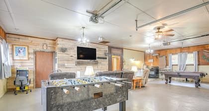 Quaint Zanesville Home w/ Game Room & Yard!