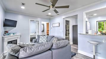 Cottage (2 Bedrooms) | Interior