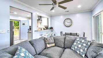 Cottage (2 Bedrooms) | Interior