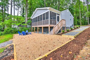 Cottage (2 Bedrooms) | Interior - Relaxing Riverfront Cottage w/ Boat Dock! (Gloucester)