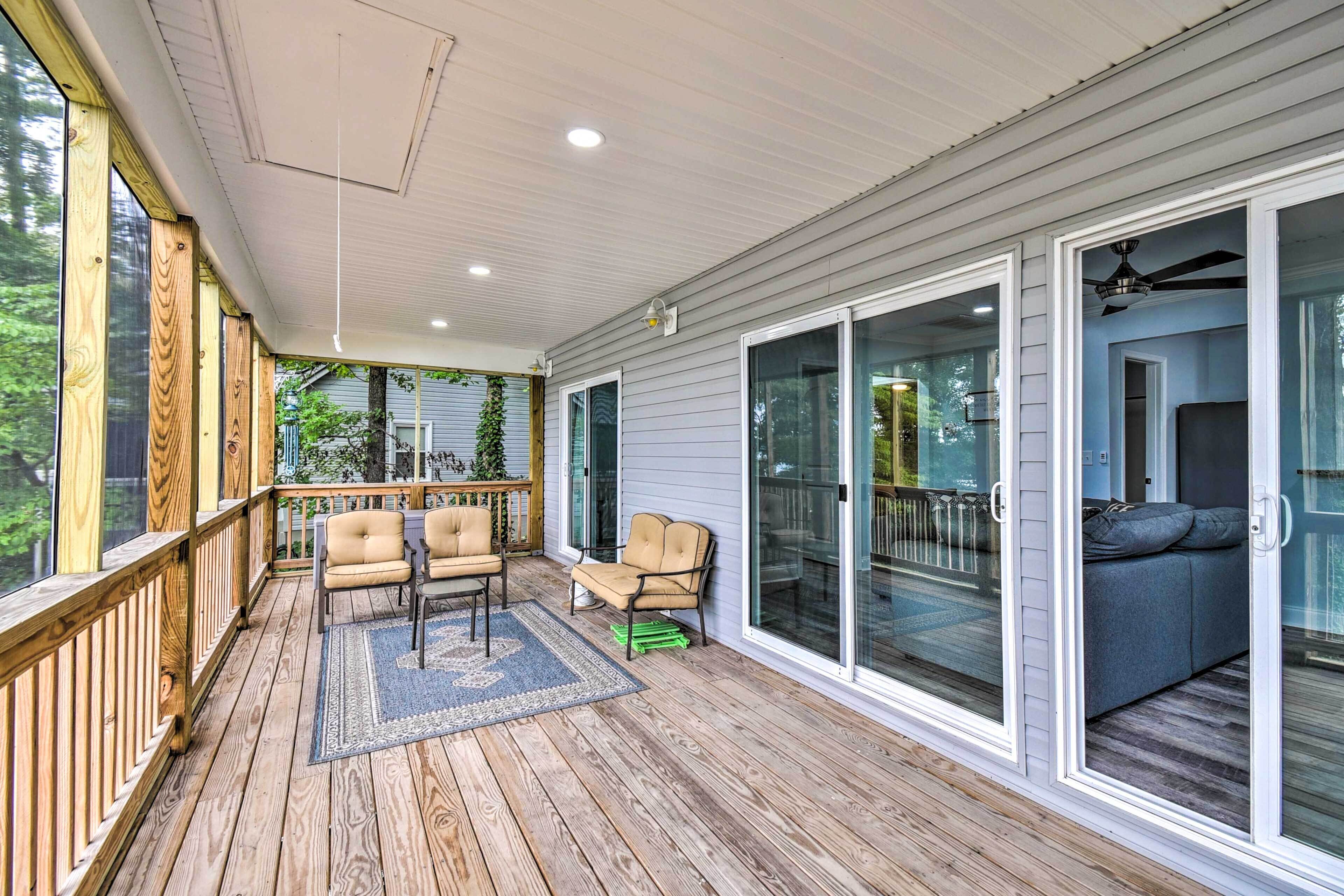 Relaxing Riverfront Cottage w/ Boat Dock!