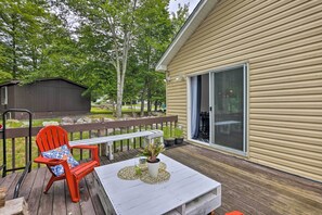 House (3 Bedrooms) | Interior - 7 Mi to Tobyhanna State Park: Quiet Retreat! (Tobyhanna)