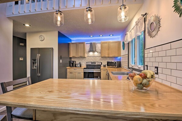 House (3 Bedrooms) | Interior - 7 Mi to Tobyhanna State Park: Quiet Retreat! (Tobyhanna)