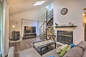 House (3 Bedrooms) | Interior - 7 Mi to Tobyhanna State Park: Quiet Retreat! (Tobyhanna)