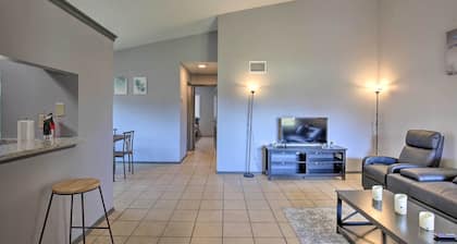 San Antonio Abode w/ Yard: 17 Mi to Downtown!