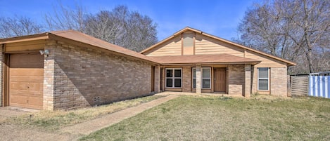 Apartment (2 Bedrooms) | Front of property