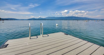~14 Mi to Schweitzer Mtn: Lakefront Home