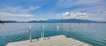 ~14 Mi to Schweitzer Mtn: Lakefront Home