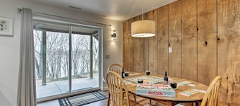 'riversong' Waterfront La Crosse Home w/ Dock
