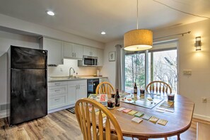 House (3 Bedrooms) | Interior - 'riversong' Waterfront La Crosse Home w/ Dock (La Crosse)