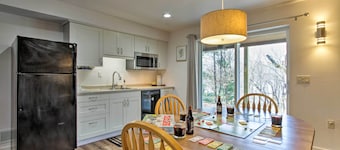 'riversong' Waterfront La Crosse Home w/ Dock