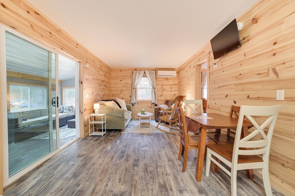 Cottage (2 Bedrooms) | Front of property