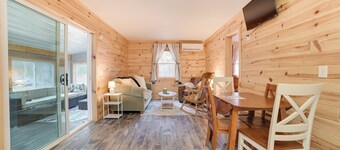 Scenic 'evan's Hideaway' Steps to Lake Huron!