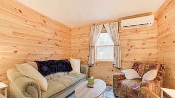 Cottage (2 Bedrooms) | Interior