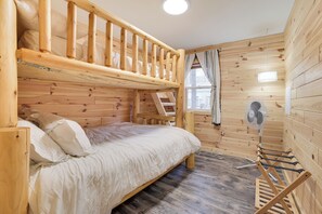 Cottage (2 Bedrooms) | Interior