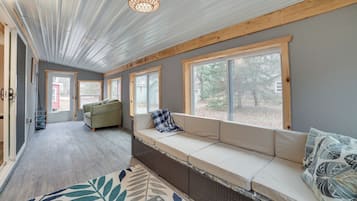 Cottage (2 Bedrooms) | Interior