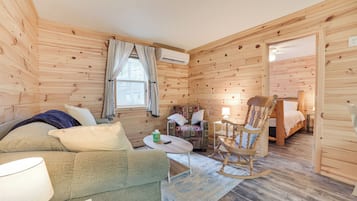 Cottage (2 Bedrooms) | Interior