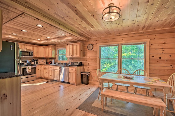 House (3 Bedrooms) | Interior - Secluded Cabin w/ Deck 13 Miles to Downtown Murphy (Murphy)