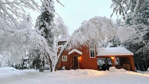 A snow-covered house with a porch and a small shed. - Adirondack Oasis, 15 Mi to Lake George Village! (Chestertown)