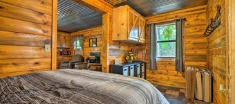 Wright City Cabin w/ Fire Pit + Forest Views!