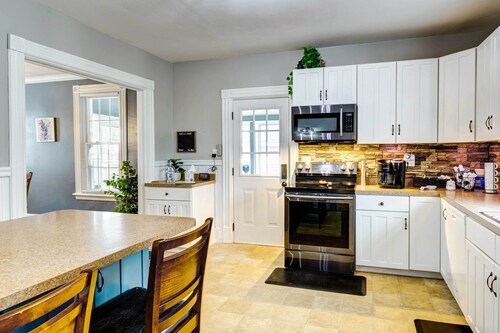 Sodus Point Home - Walkable to Beach!