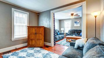 Talo (4 Bedrooms) | Sisätilat