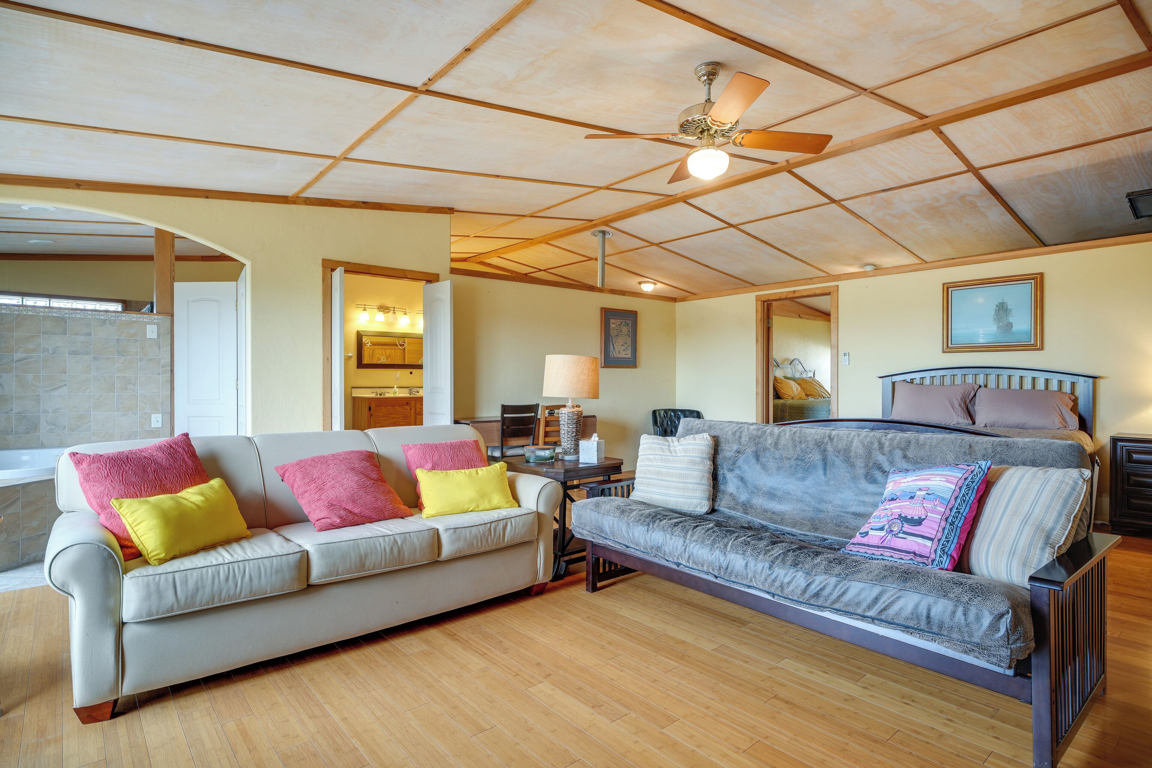 House (2 Bedrooms) | Interior