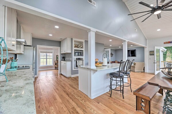 House (3 Bedrooms) | Interior