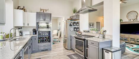 House (3 Bedrooms) | Interior