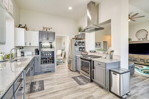 House (3 Bedrooms) | Interior