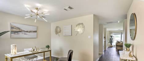 House (4 Bedrooms) | Interior