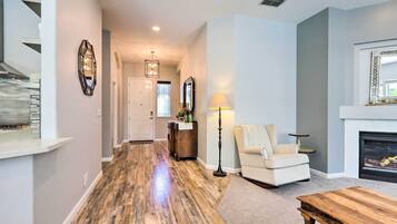 House (4 Bedrooms) | Interior