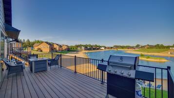 House (6 Bedrooms) | Interior