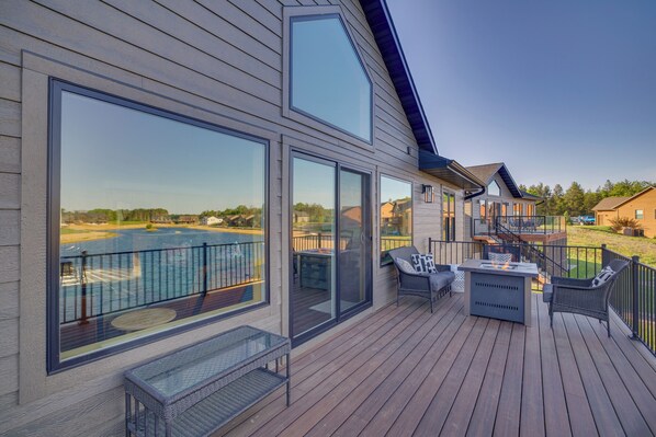 House (6 Bedrooms) | Interior - Spacious New Lisbon Home w/ Lake Access! (New Lisbon)