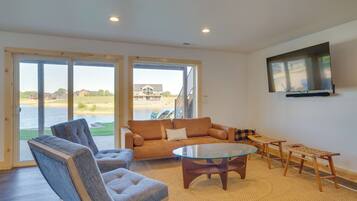 House (6 Bedrooms) | Interior