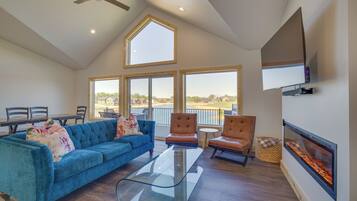 House (6 Bedrooms) | Interior