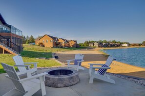 House (6 Bedrooms) | Interior