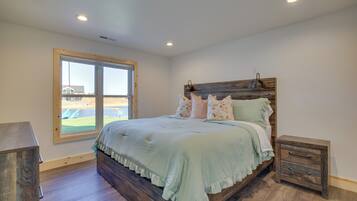 House (6 Bedrooms) | Interior