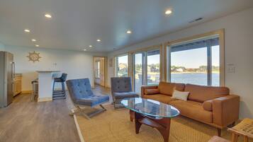 House (6 Bedrooms) | Interior