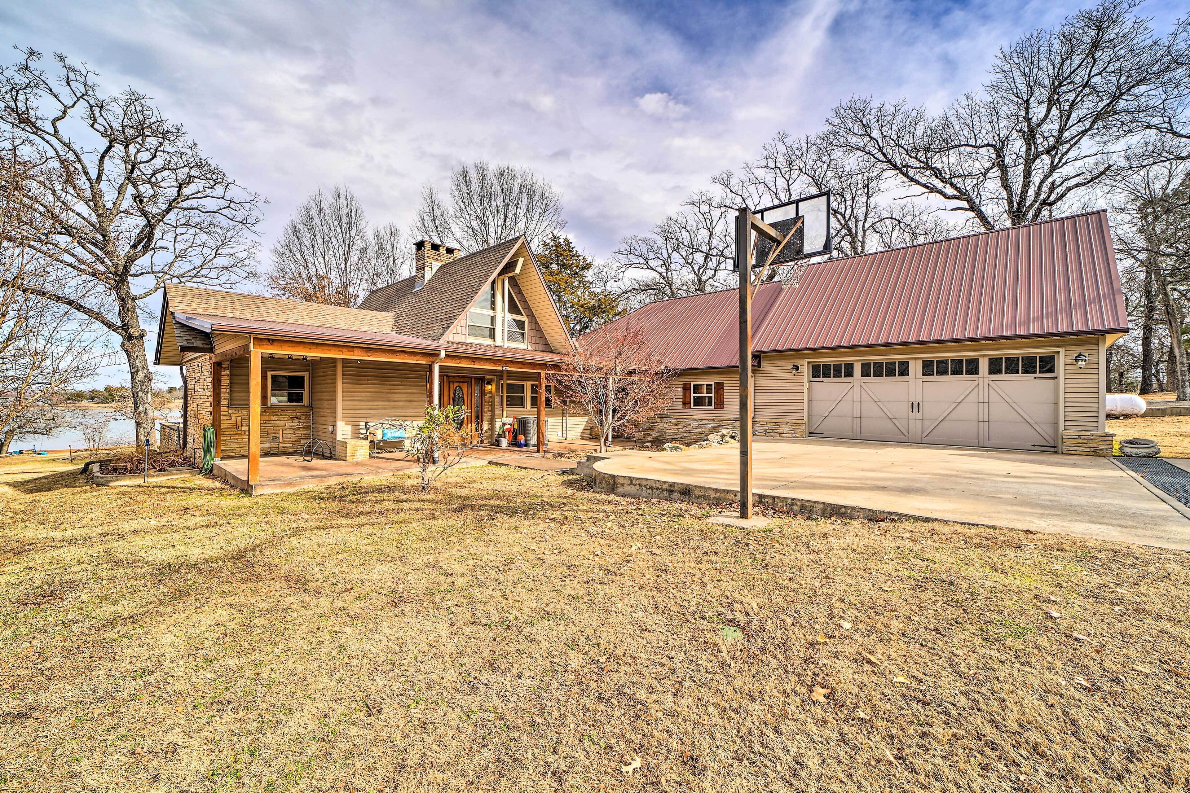 Spacious Lakeside Getaway w/ Fire Pit