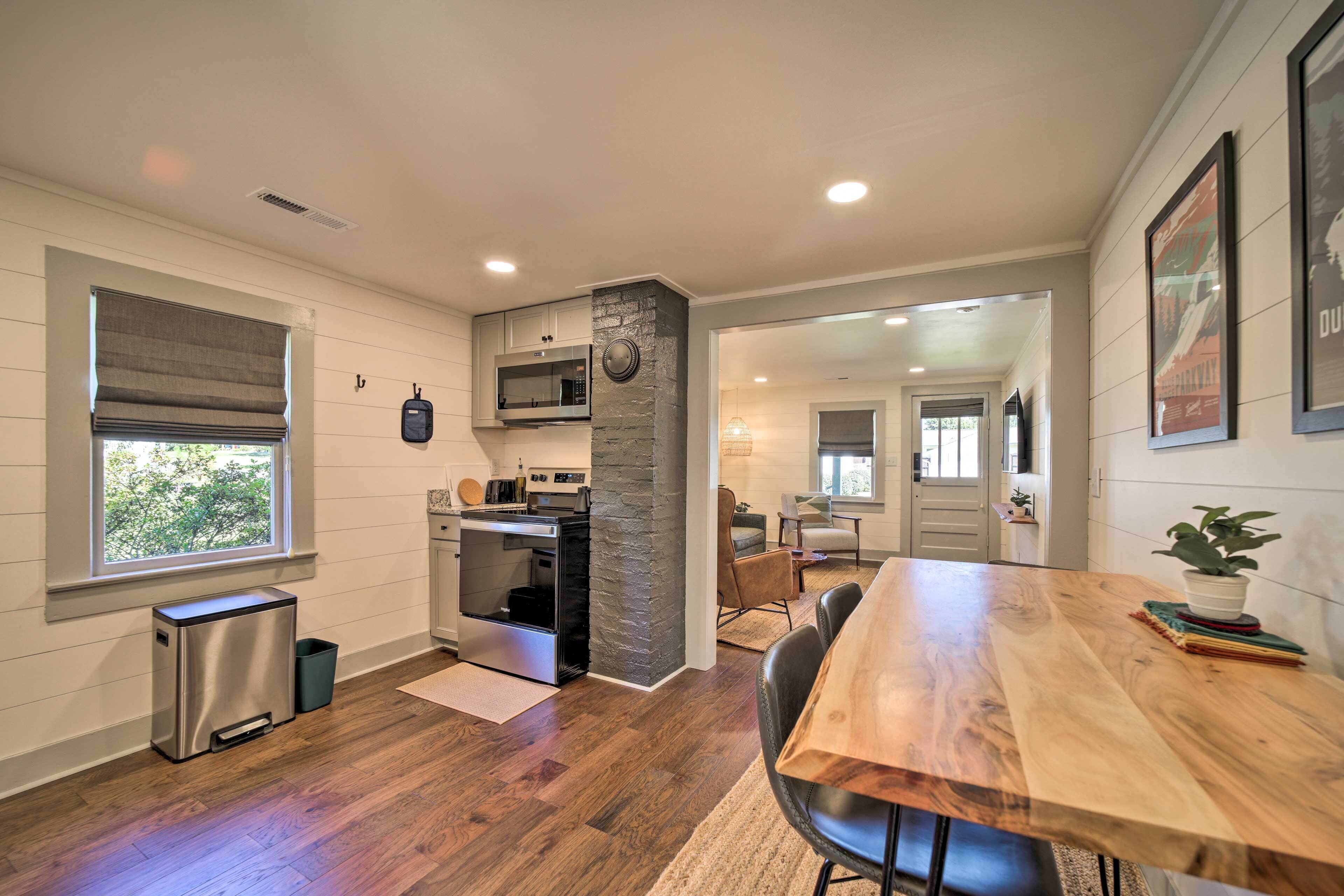 Updated Brevard Home - Walk or Bike to Dtwn!