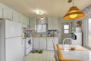 Cottage (2 Bedrooms) | Bahagian dalam