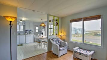 Cottage (2 Bedrooms) | Interior