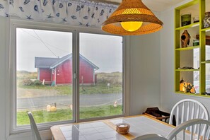 Interior - Walk to Beach! The Little Orcas Moclips Cottage (Moclips)