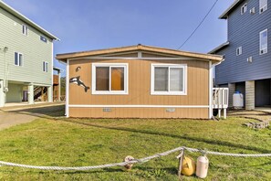 Interior - Walk to Beach! The Little Orcas Moclips Cottage (Moclips)