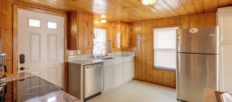 Waterfront Cottage w/ Sunroom + Patio & Grill