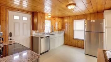 Cottage (2 Bedrooms) | Interior