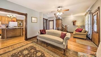 House (3 Bedrooms) | Interior