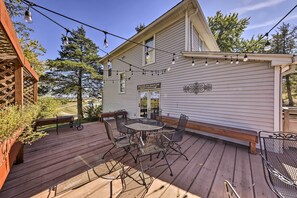 Interior - 'the Farm House' w/ Deck & Historic Charm! (Tonganoxie)